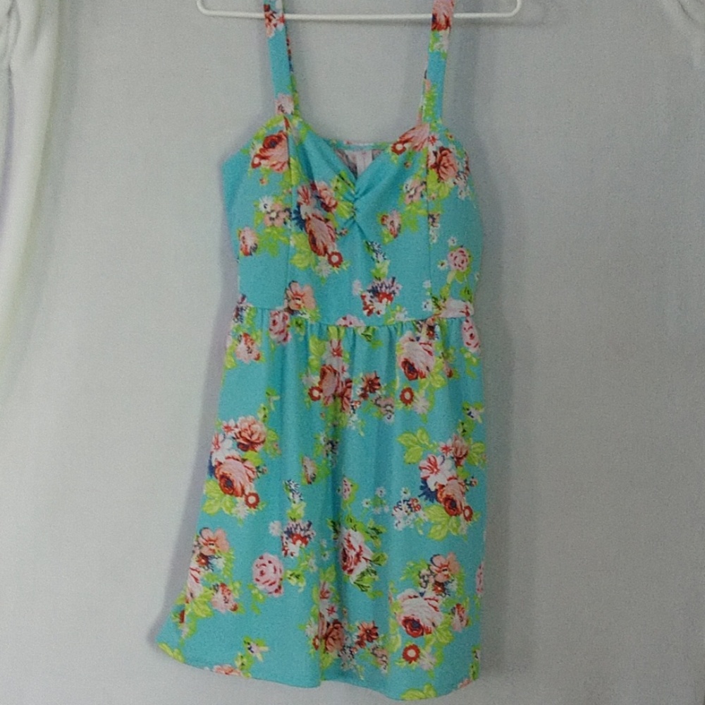 Sleeveless summer dress